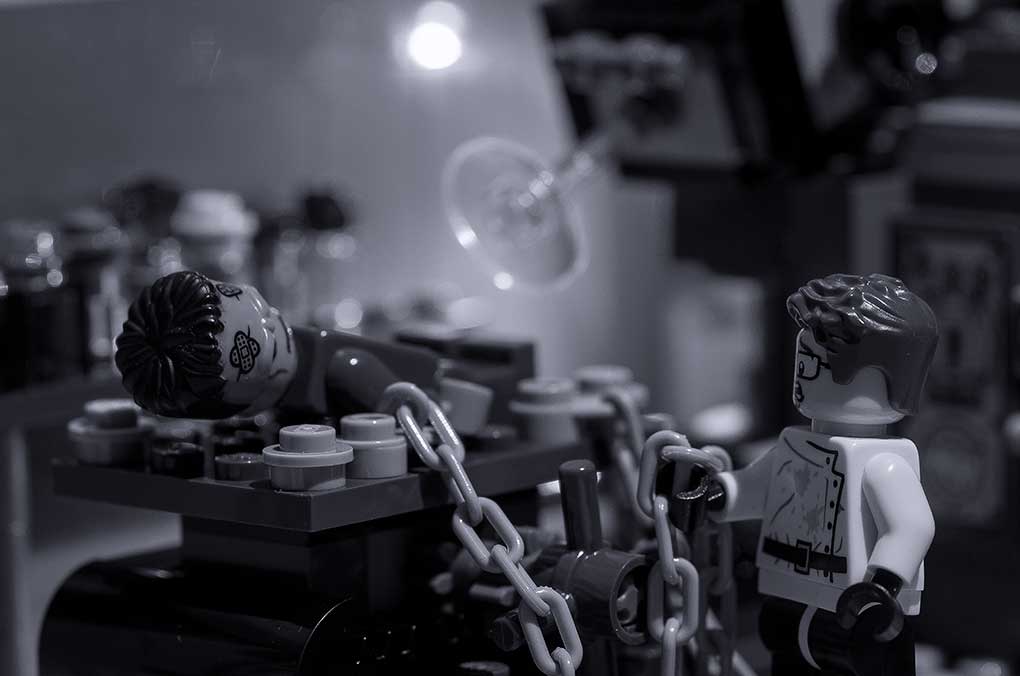Lego toy photography - birth of Frankensteins monster Dwaas